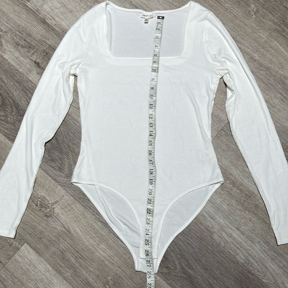 White long sleeve ribbed bodysuit - Picture 4 of 8